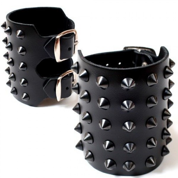 pieszczocha 5-rzędowa z ćwiekami CONE STUD black