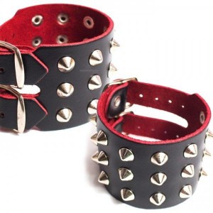 pieszczocha 3-rzędowa - CONE STUD BLACK